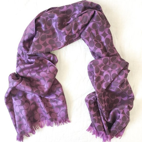 Coach Signature Scarf - Picture 3 of 3